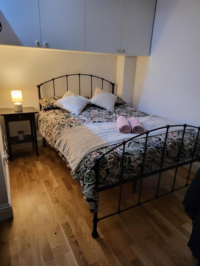 Апартаменти Fancy Basement Flat A Лондон Екстер'єр фото